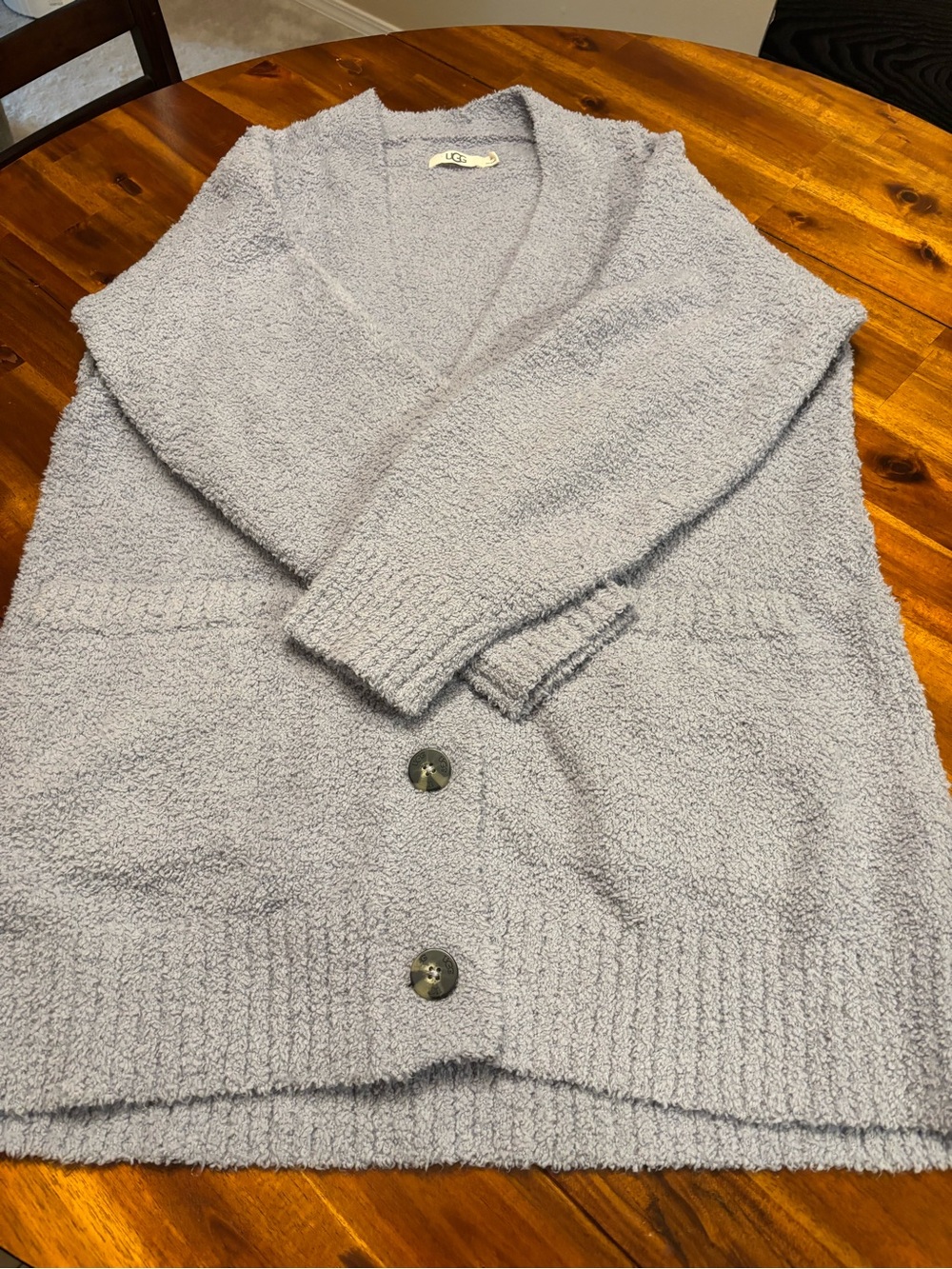 UGG Sweaters (2) Medium - Picture 4 of 6